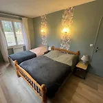La Maison Dans Les Bois *