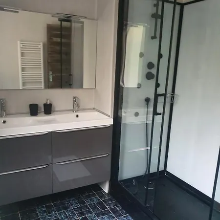 La Maison Dans Les Bois *