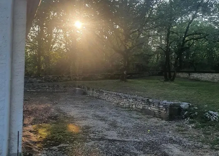La Maison Dans Les Bois Nyaraló